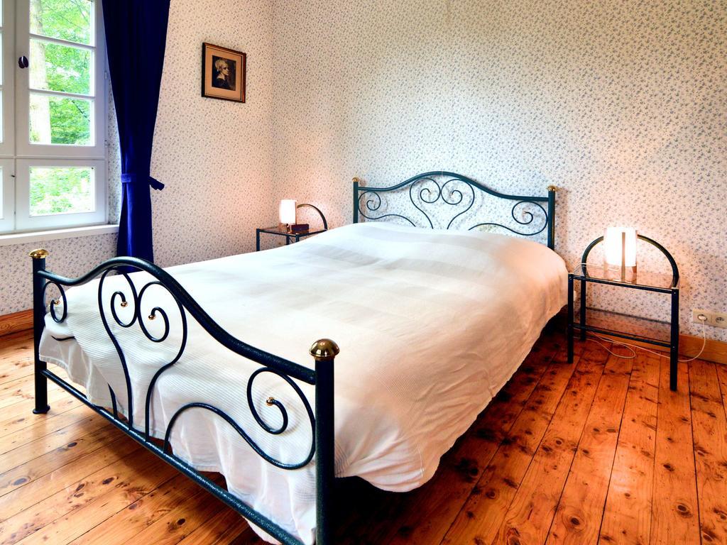 Furnished Bungalow In Monceau En Ardenne With Garden Barbecue Oizy Kültér fotó